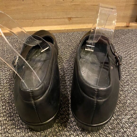 SAS black leather Mary Jane Style Flats Sz 10.5 Narrow - Picture 7 of 10